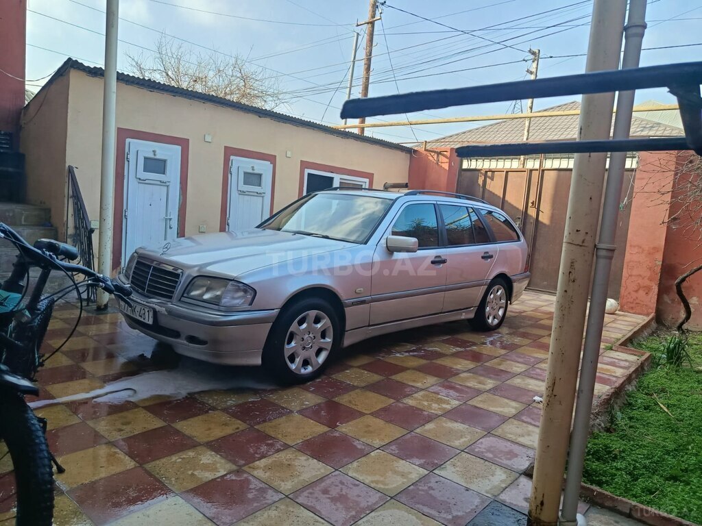 Mercedes C 180