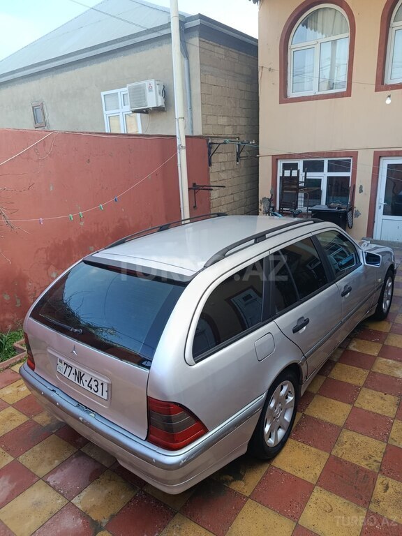 Mercedes C 180