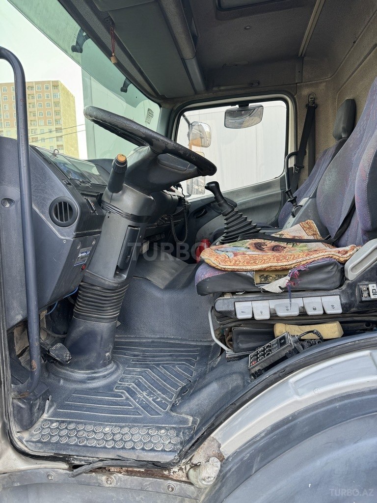 Mercedes Atego 1823