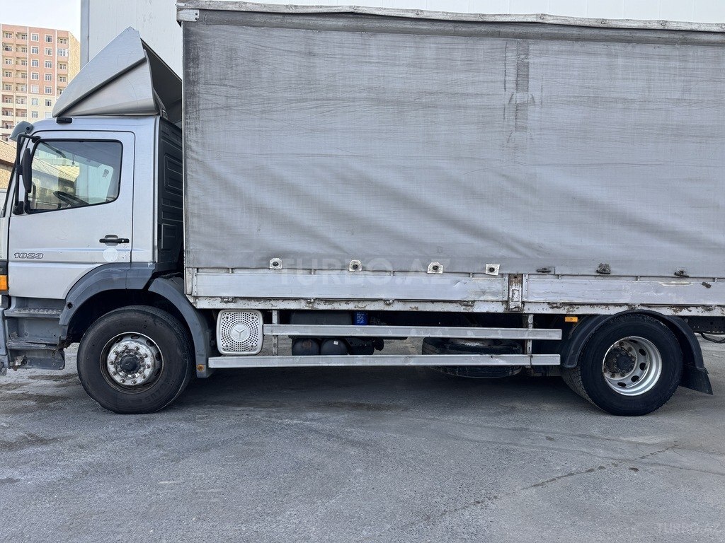 Mercedes Atego 1823