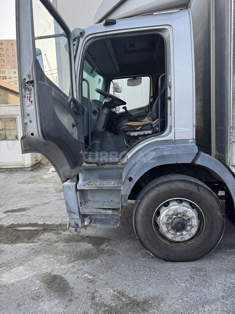 Mercedes Atego 1823
