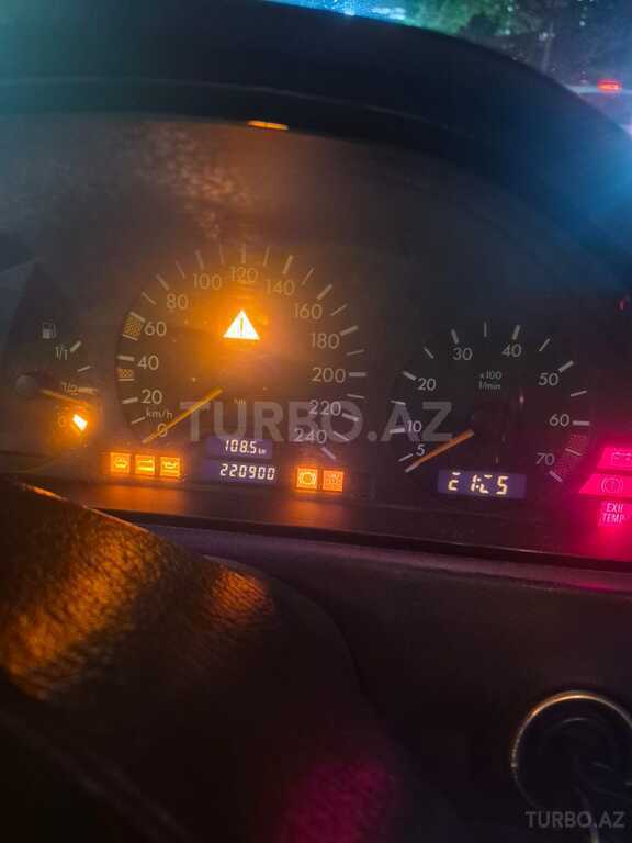 Mercedes C 200