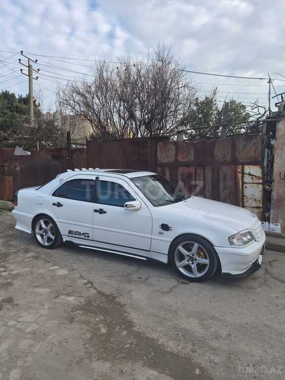 Mercedes C 200