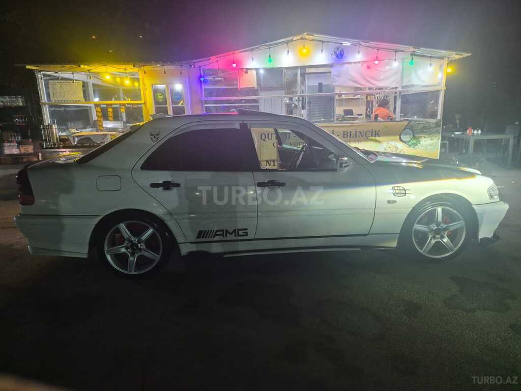 Mercedes C 200