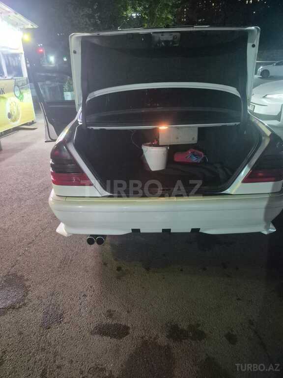 Mercedes C 200