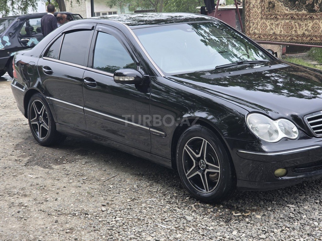 Mercedes C 200