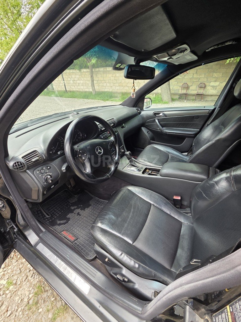 Mercedes C 200