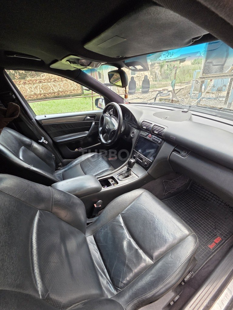 Mercedes C 200
