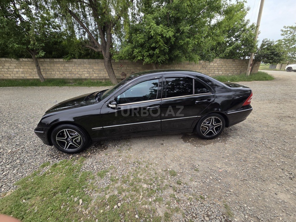 Mercedes C 200