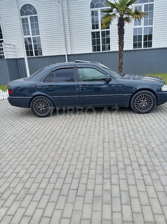 Mercedes C 180