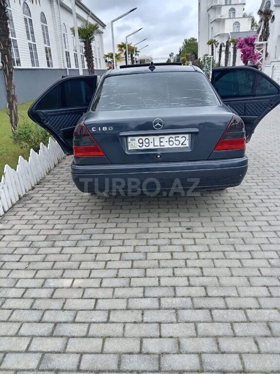 Mercedes C 180