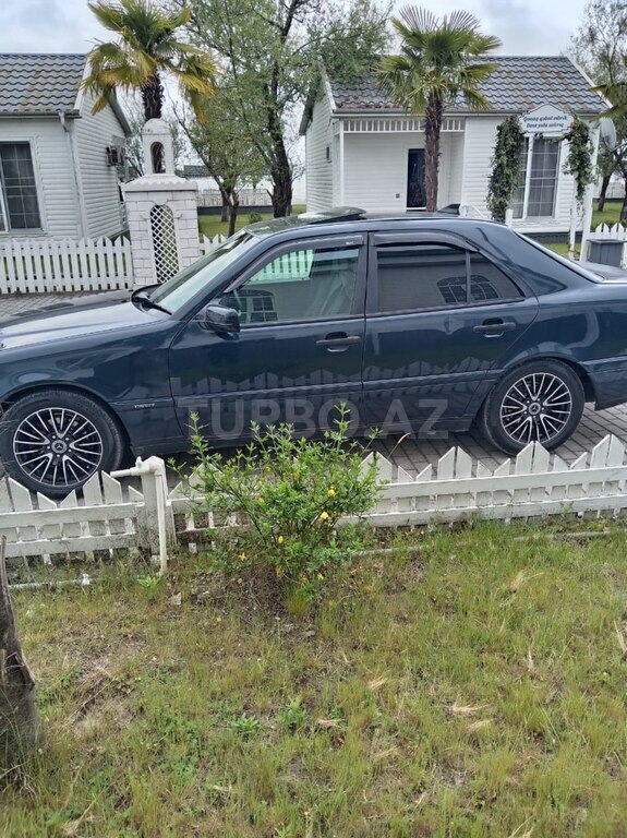 Mercedes C 180
