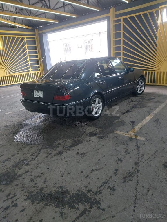Mercedes C 240