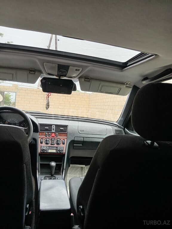 Mercedes C 200