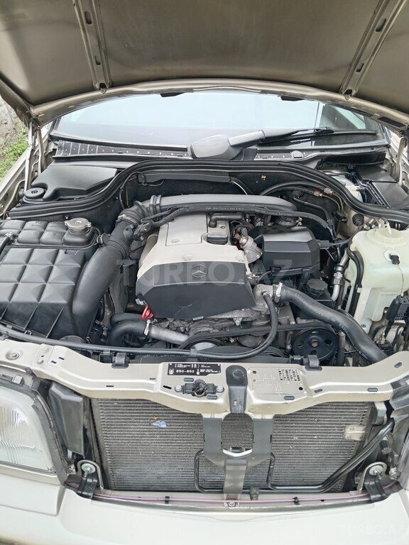 Mercedes C 200