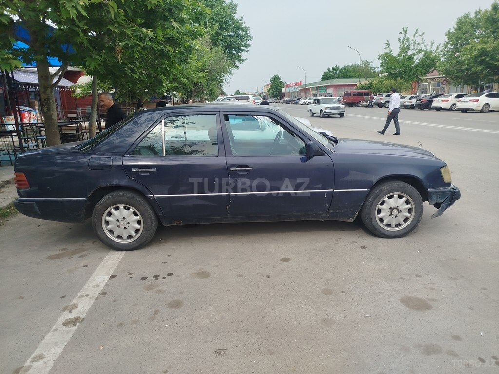 Mercedes 250 D