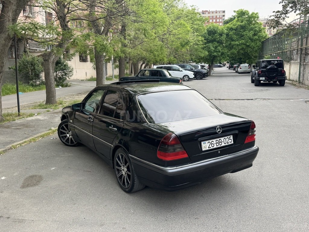 Mercedes C 180