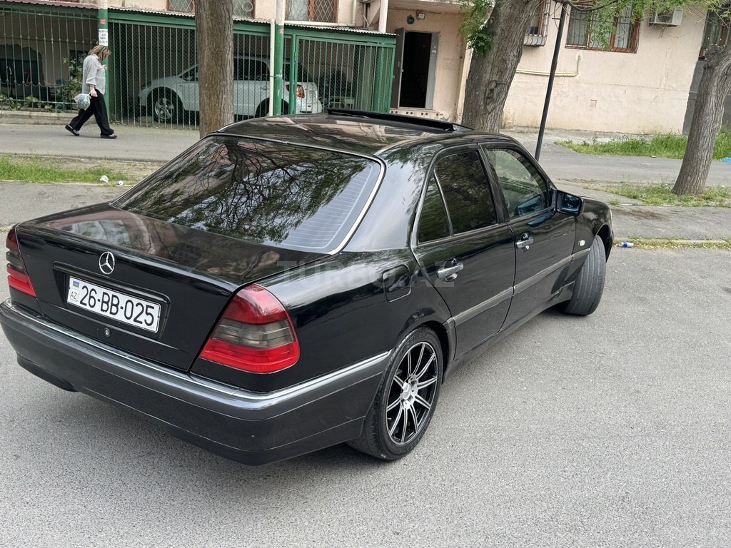 Mercedes C 180