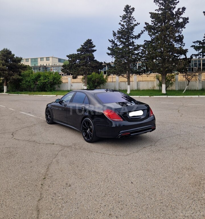 Mercedes S 63 AMG