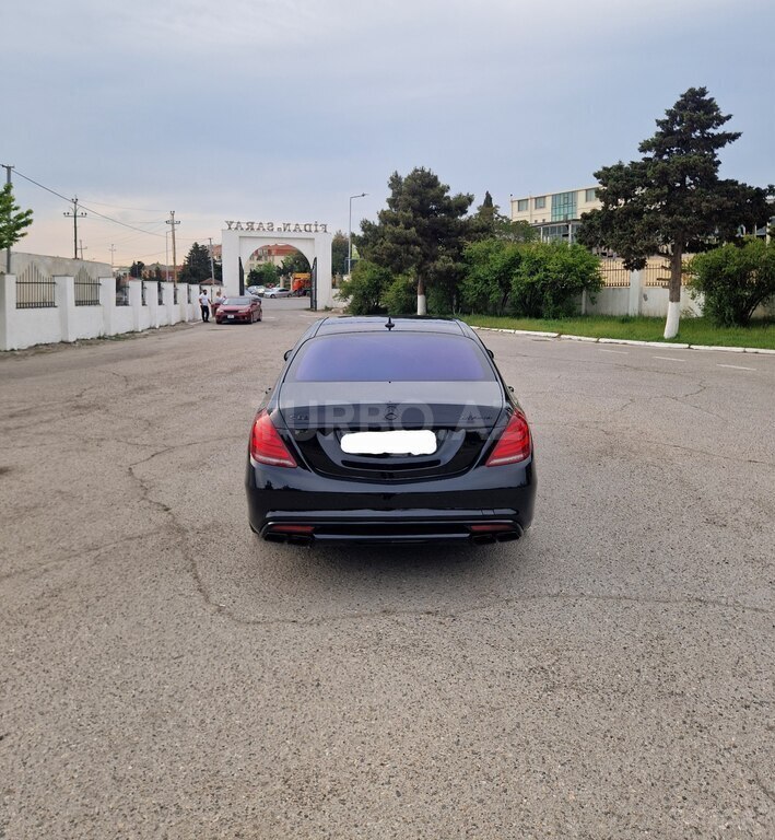Mercedes S 63 AMG