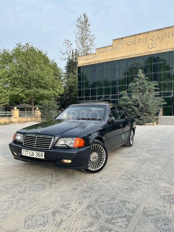 Mercedes C 180