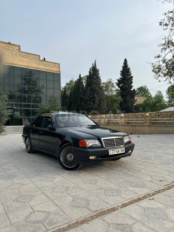 Mercedes C 180