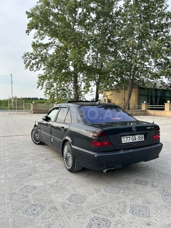 Mercedes C 180