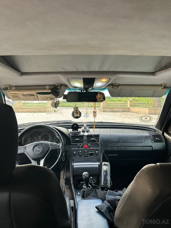 Mercedes C 180
