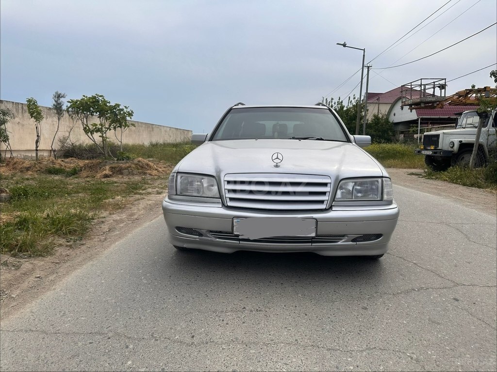 Mercedes C 180