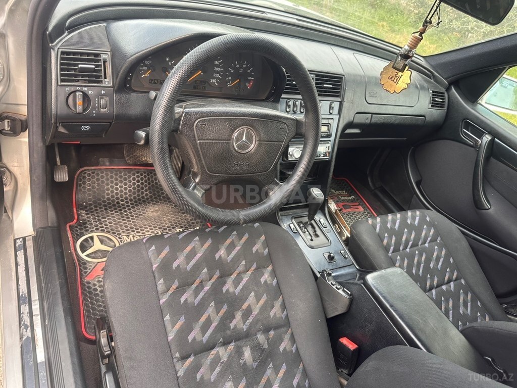 Mercedes C 180