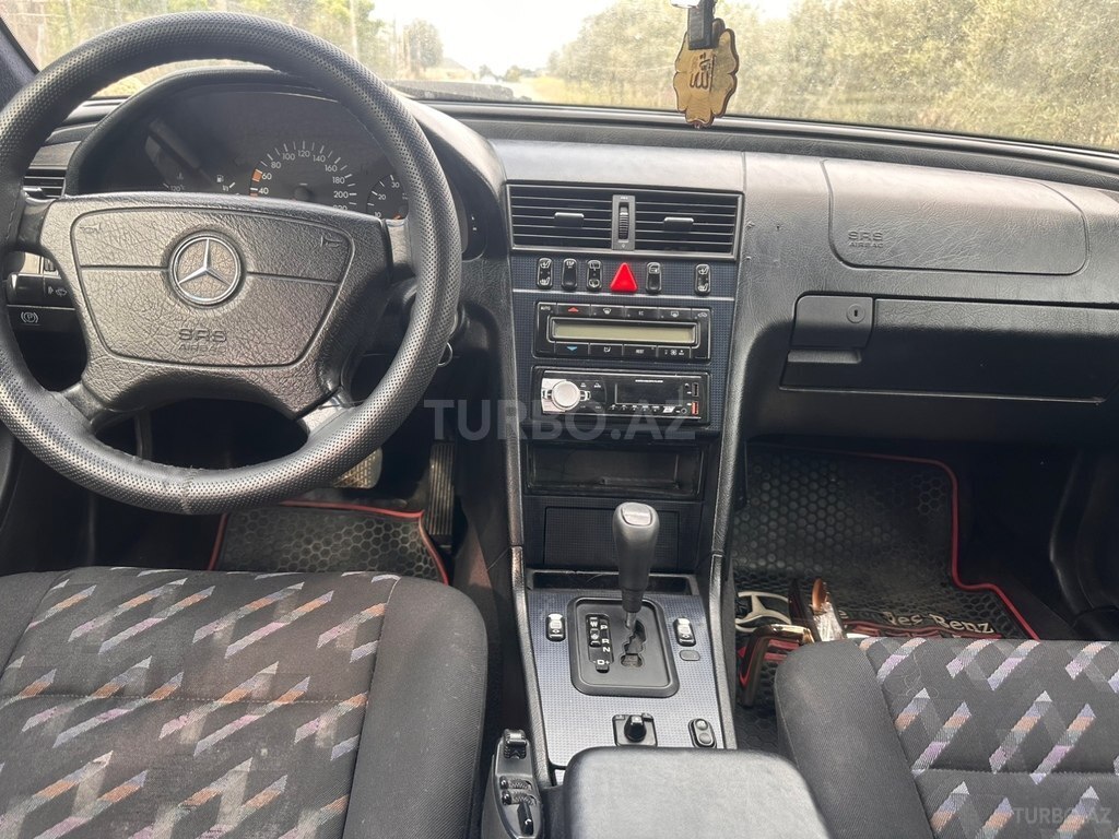 Mercedes C 180