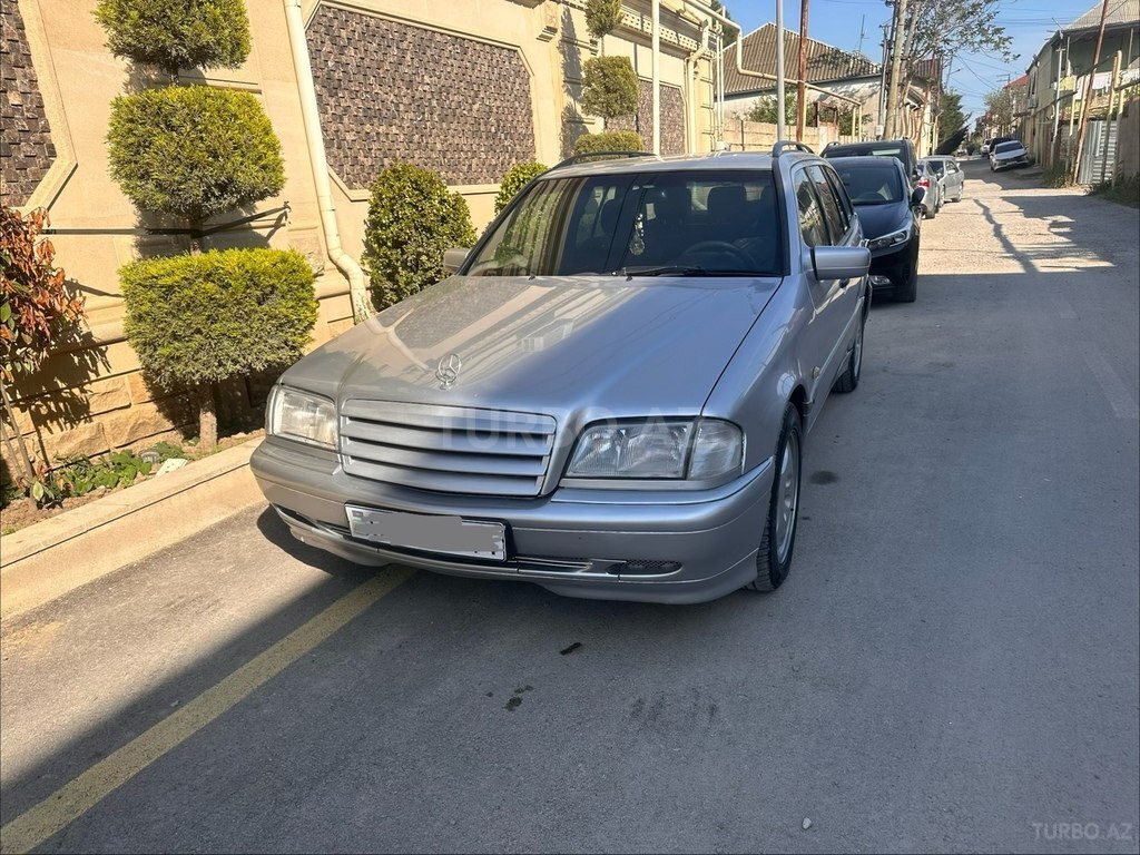 Mercedes C 180