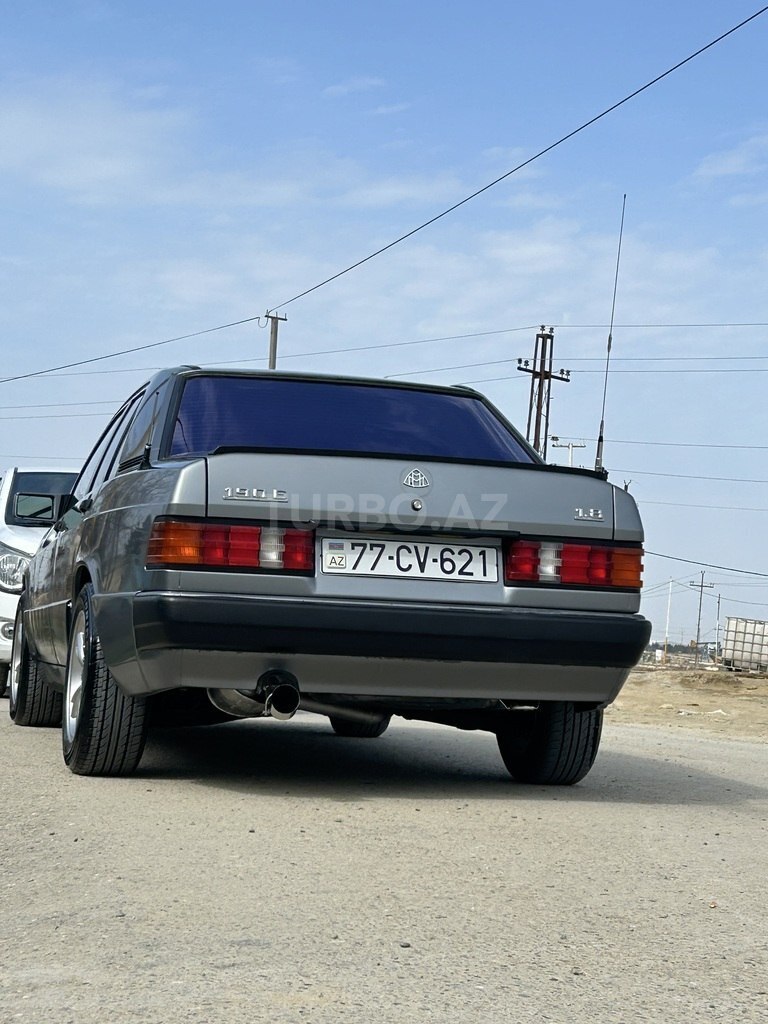 Mercedes 190