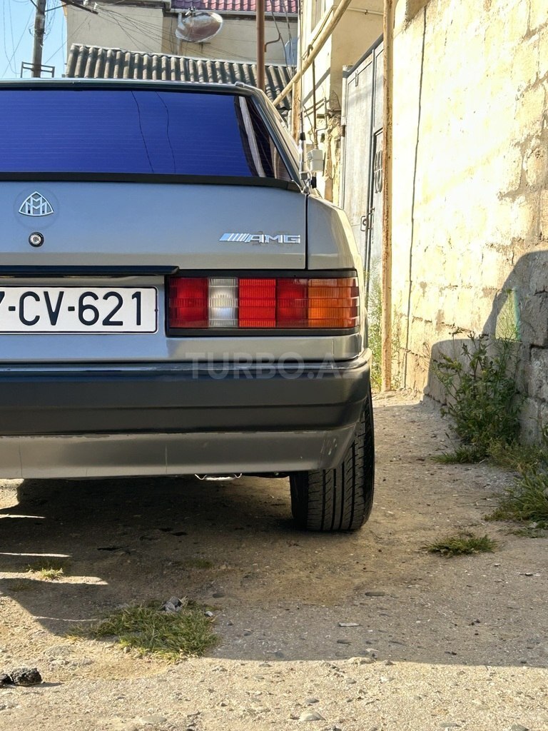 Mercedes 190
