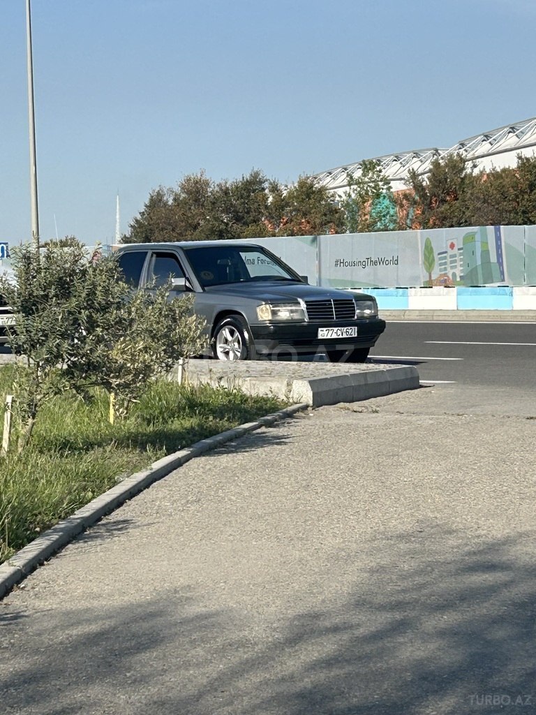 Mercedes 190
