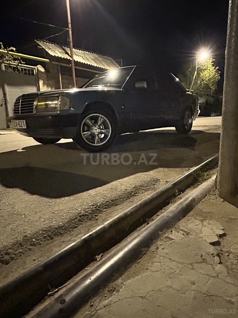 Mercedes 190