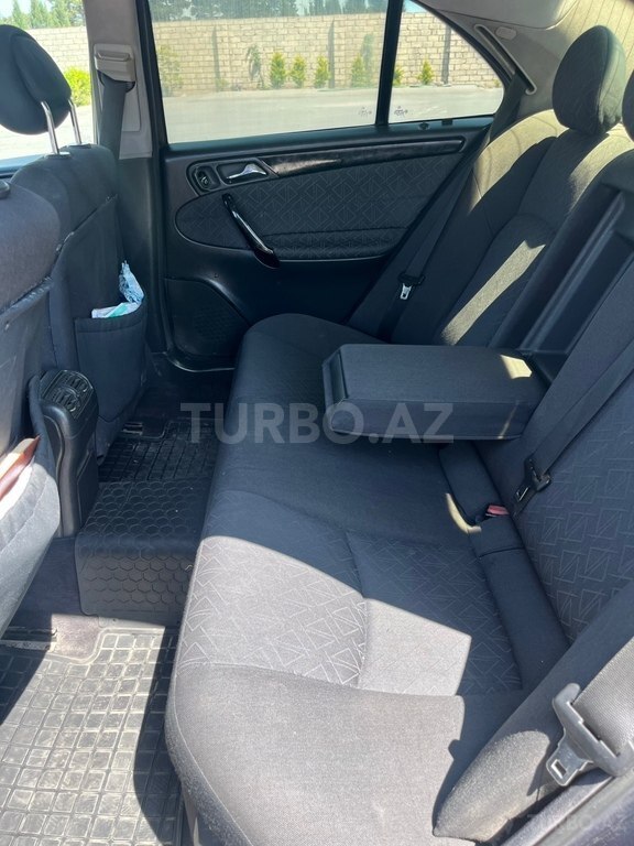 Mercedes C 200