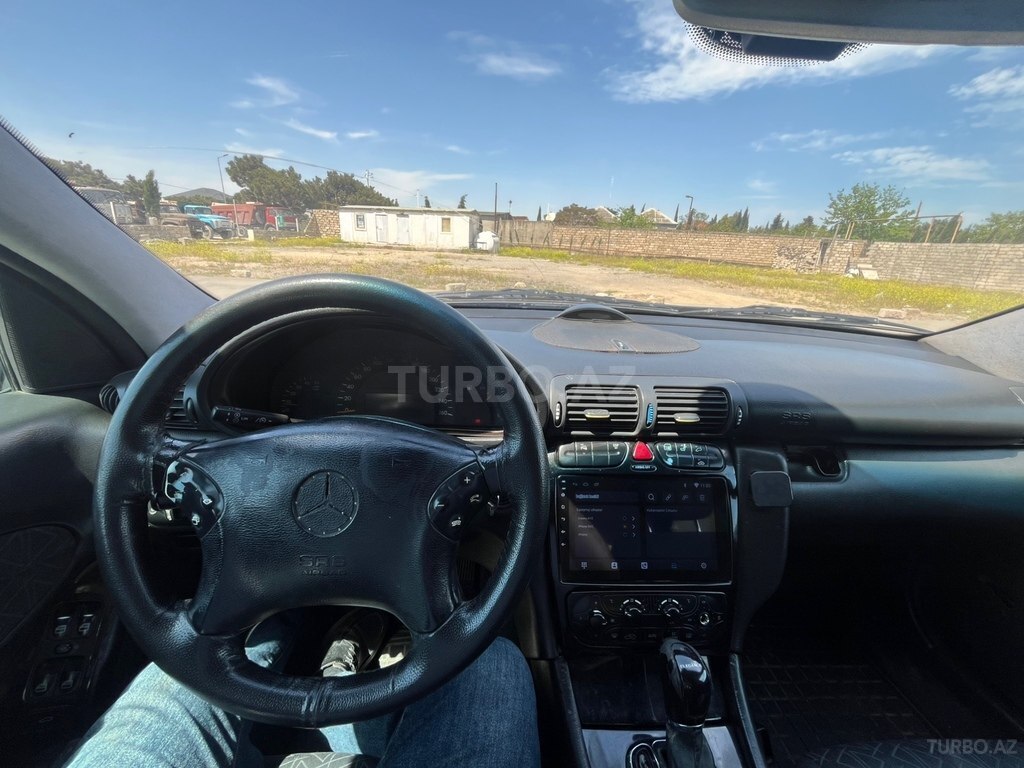 Mercedes C 200