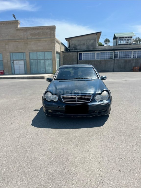 Mercedes C 200