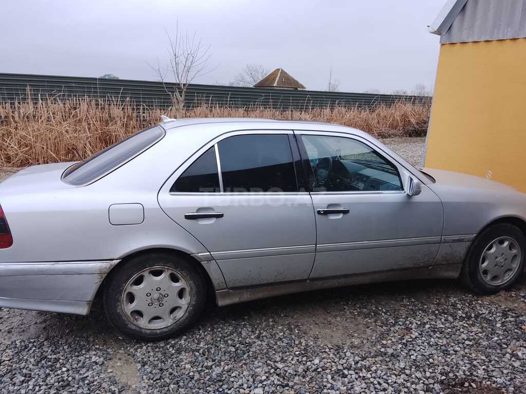 Mercedes C 180