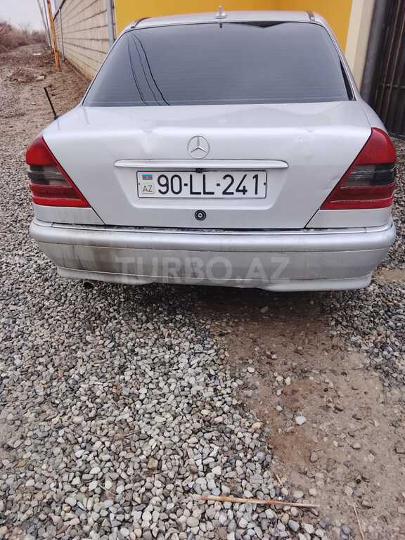 Mercedes C 180