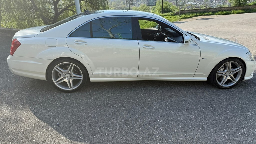 Mercedes S 500