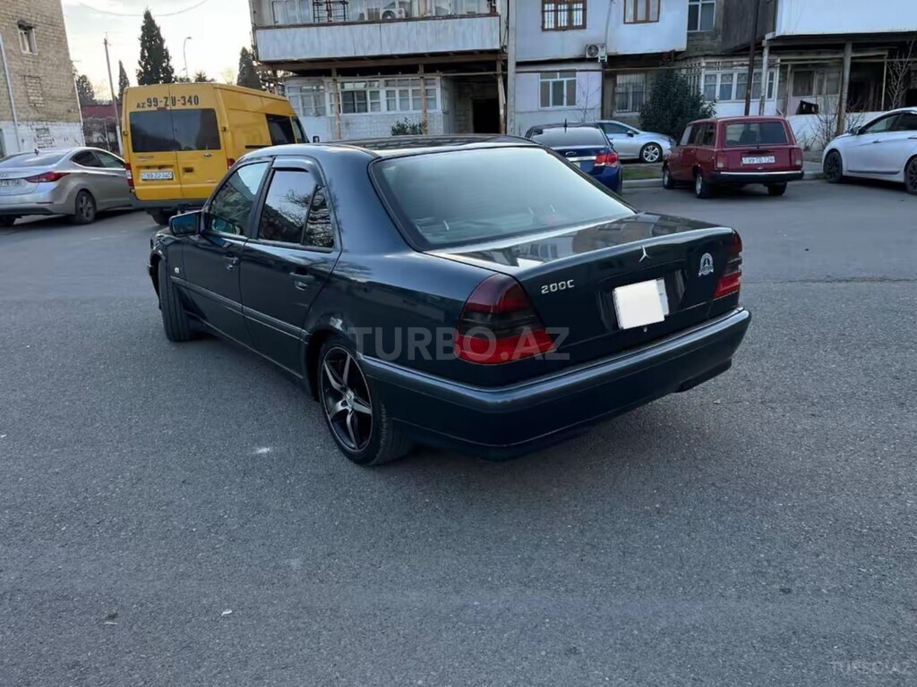 Mercedes C 200