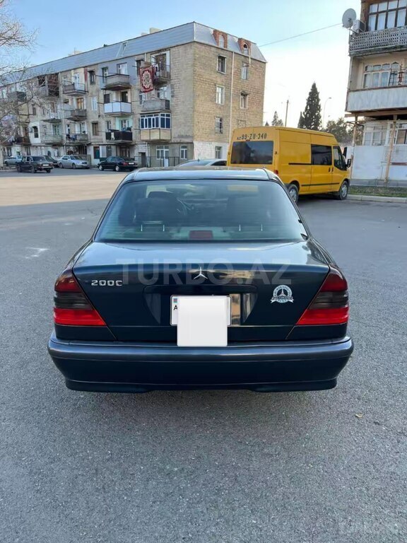 Mercedes C 200