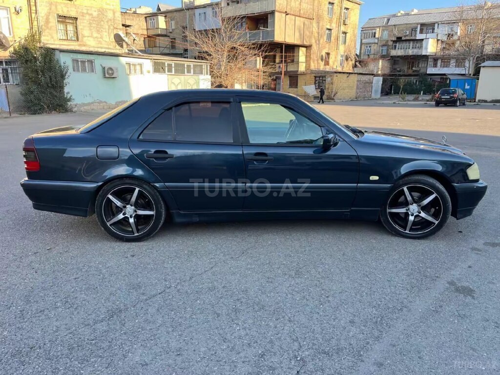 Mercedes C 200