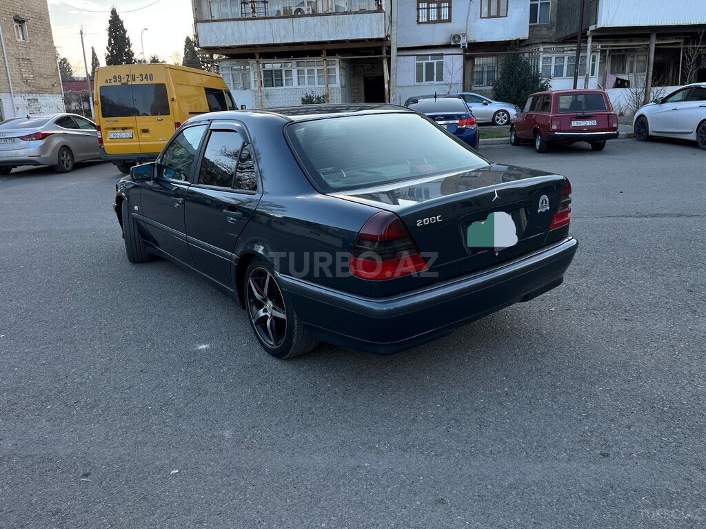 Mercedes C 200