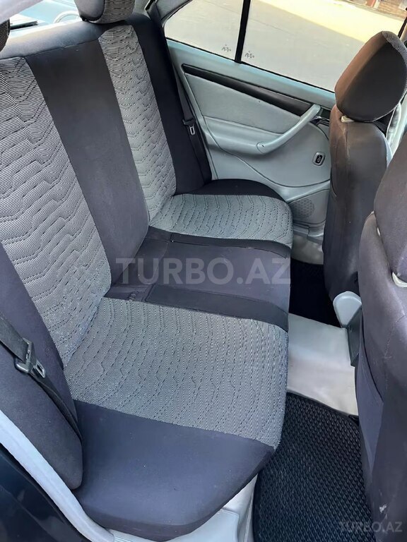 Mercedes C 200