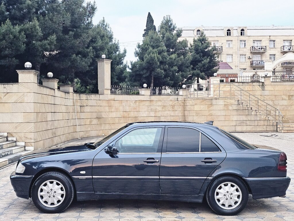 Mercedes C 180