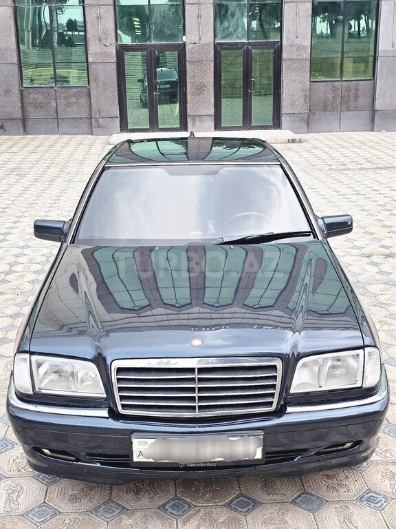 Mercedes C 180