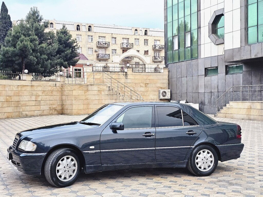 Mercedes C 180
